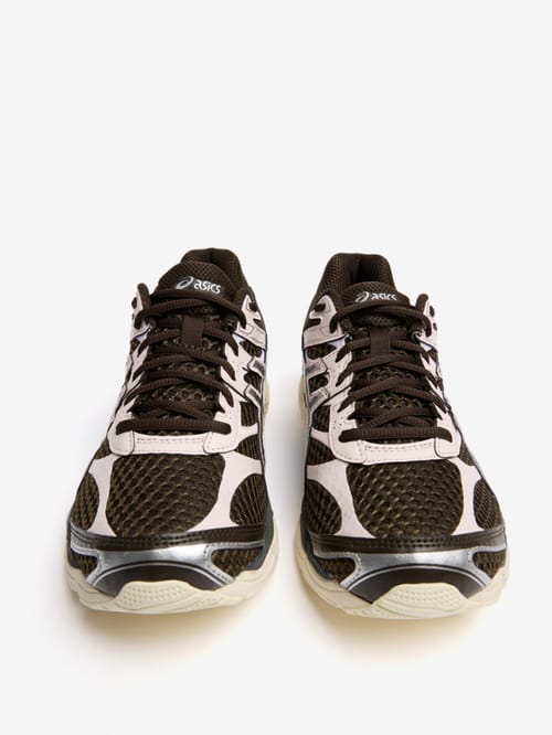 Asics: Baskets Gel-Cumulus 16 en polyester