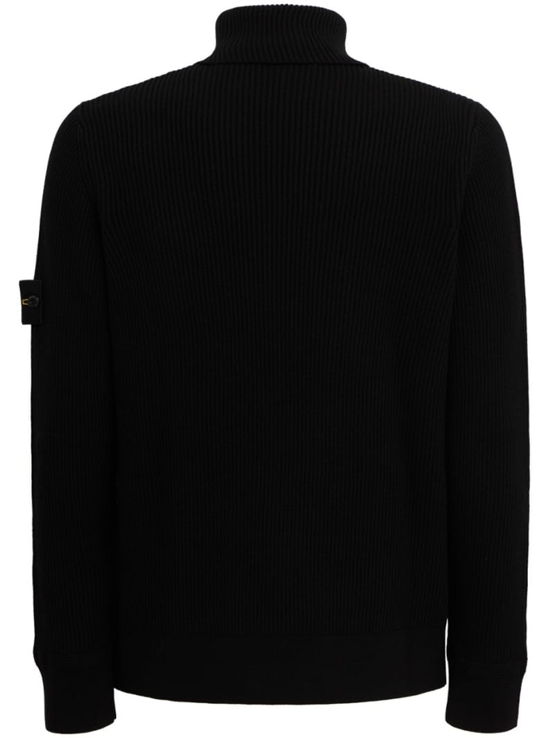 Stone Island: Maglione dolcevita in cotone a coste