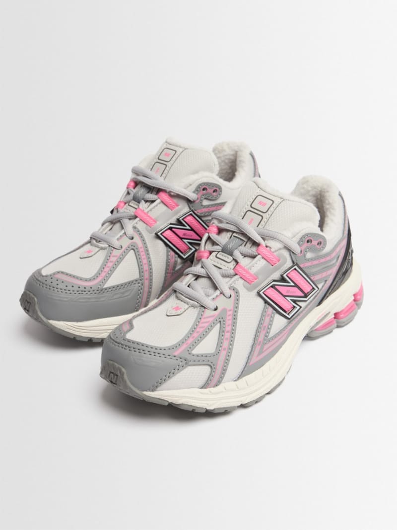 New Balance - Suede sneakers with logo